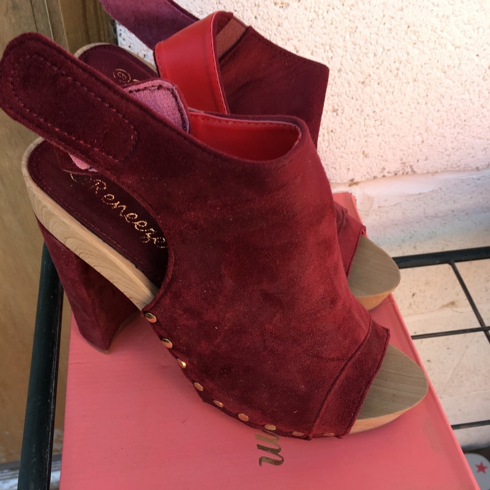 Red high heels size 6